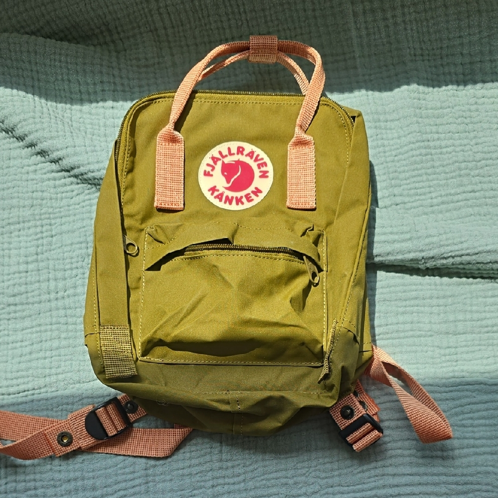 Kånken Olive Green Backpack, Mini